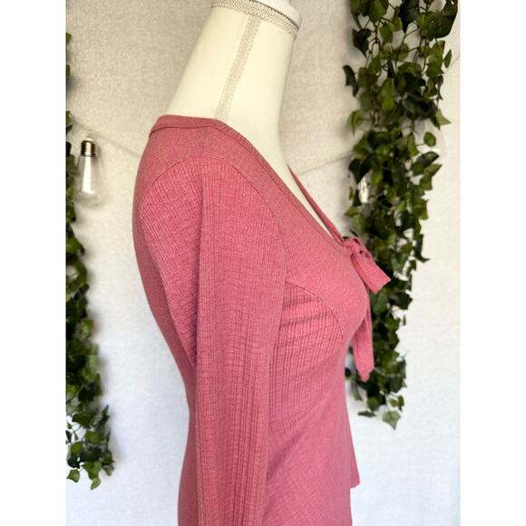 Altar'd State Pink Rayon blend Long Sleeve Chest Bow Tie Top Women's size Small - Picture 6 of 10